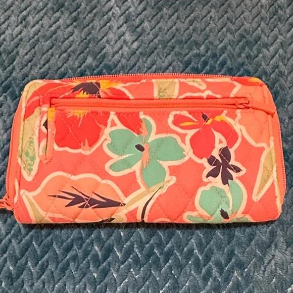 Vera Bradley Coral Floral Quilted Wallet with Turn-Lock - Picture 4 of 7